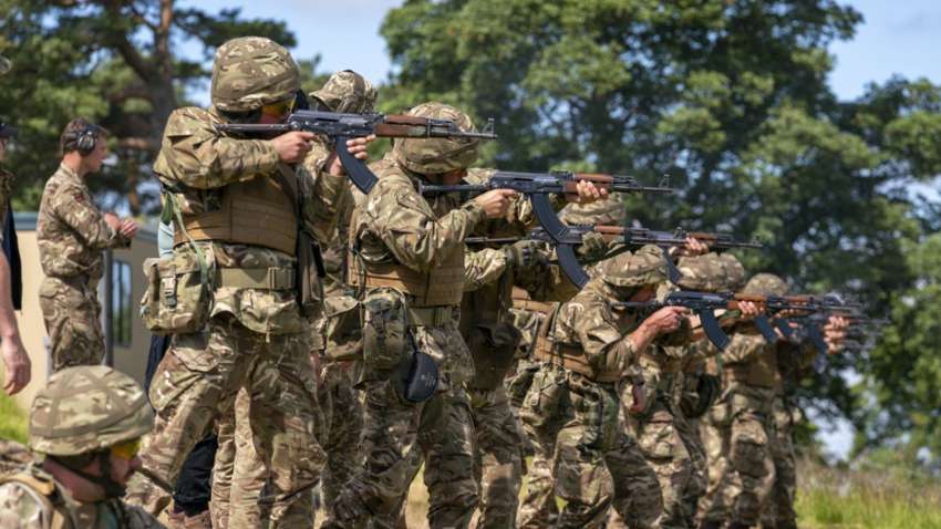 Велика Британія відправить своїх військових в Україну: деталі