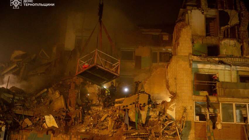 Как спасли молодого человека, который провел под завалами ночь в Тернополе 