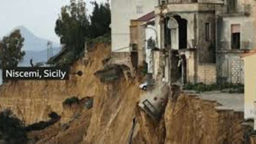 Город начал исчезать с карты: шторм Гарри сдвинул Сицилию и толкает Нишему в пропасть. Город начал исчезать с карты: шторм Гарри сдвинул Сицилию и толкает Нишему в пропасть.