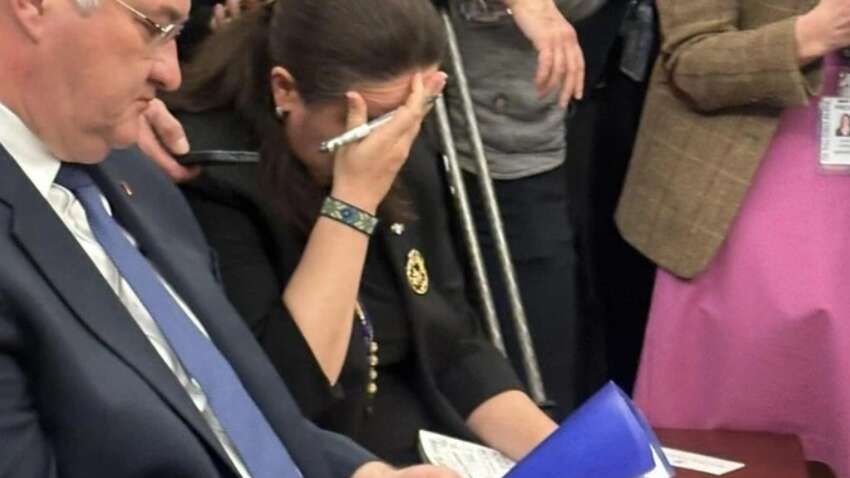 Суперечка Трампа та Зеленського: на відео потрапила реакція українського посла Суперечка Трампа та Зеленського: на відео потрапила реакція українського посла