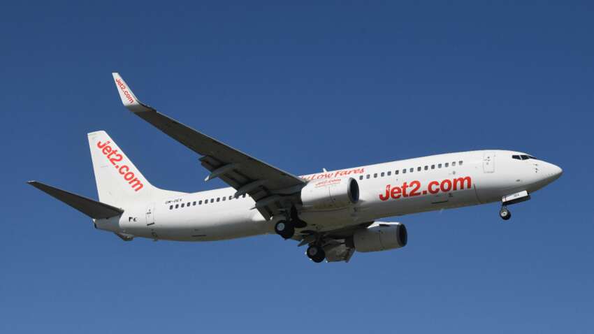 Ужасная ошибка: мужчина выпал из самолета через открытую дверь