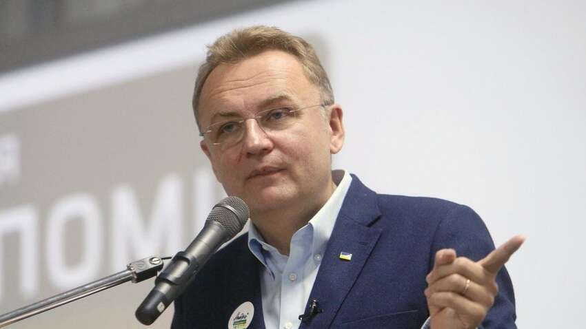 Садовый назвал двух вип-чиновников, после встречи с которыми в его кабинете нашли "прослушку" Садовый назвал двух вип-чиновников, после встречи с которыми в его кабинете нашли "прослушку"