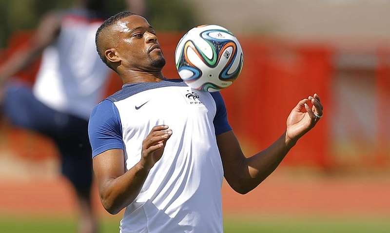 Легенда "Манчестер Юнайтед" Патрис Эвра принял решение завершить карьеру игрока