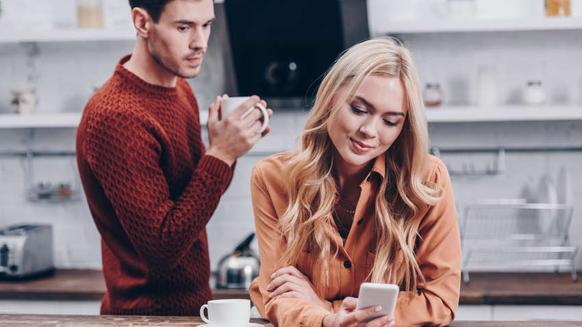 Психологи визначили, якого кольору можуть бути ревнощі