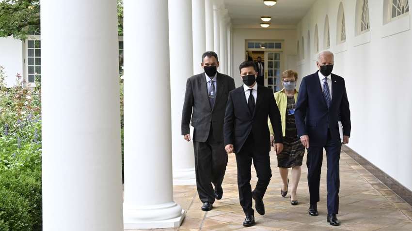 «Байден лично поддерживает вступление Украины в НАТО»: Зеленский рассказал о «мужском» разговоре с лидером США