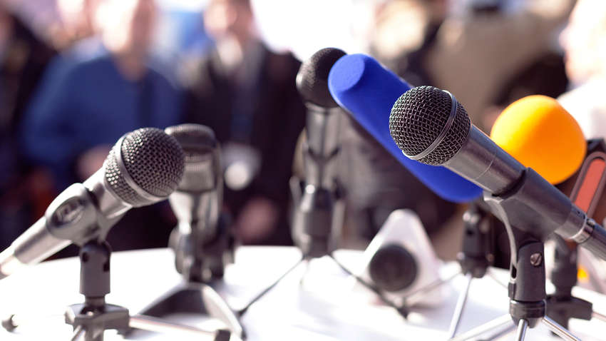 "Вибачте за 13 років брехні": В Ірані звільнилися журналісти