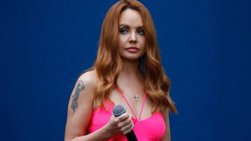 Один скелет: российская певица, у которой проблемы с алкоголем, экстремально похудела (ФОТО) Один скелет: российская певица, у которой проблемы с алкоголем, экстремально похудела (ФОТО)