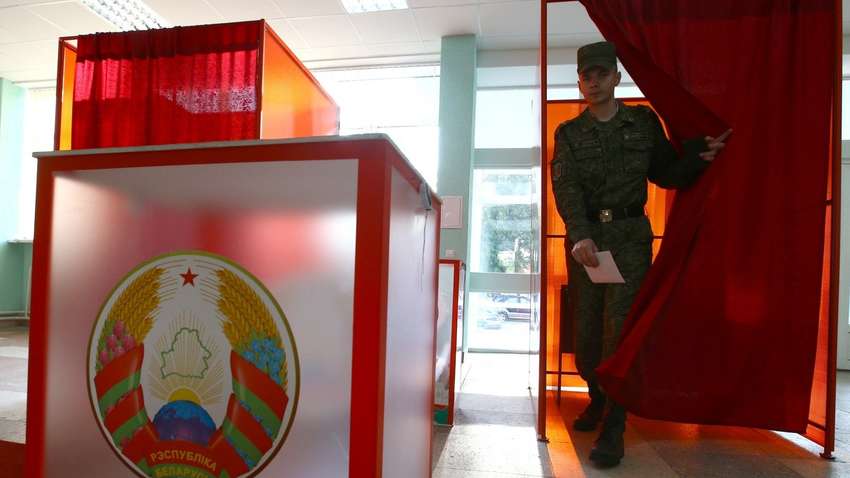 У Білорусі стартували дострокові вибори
