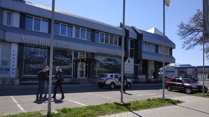 В Николаеве возле офисного центра нашли с простреленной головой известного бизнесмена 