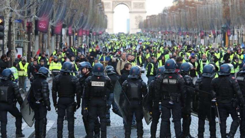 Більше 20 тисяч поліцейських вийшли на "Марш гніву" у Франції