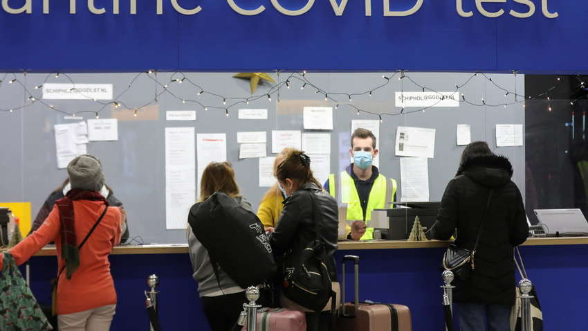 Во Франции подтвердили первый случай варианта Omicron