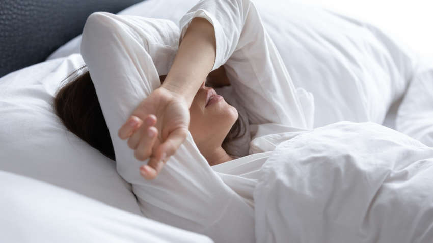 Сомнолог назвал 5 проверенных способов, как заснуть быстрее