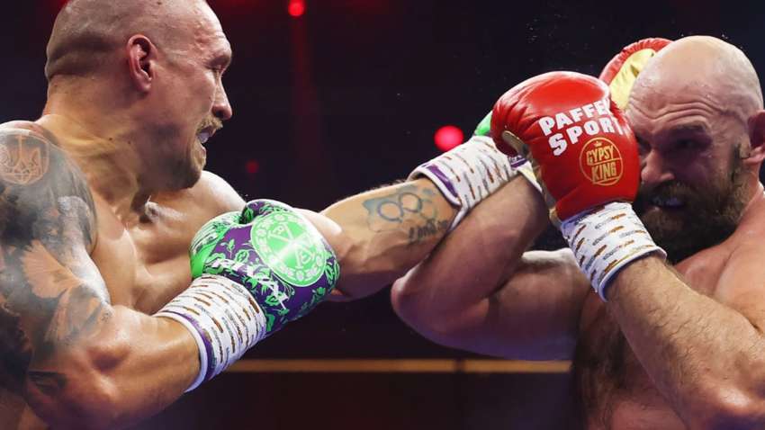 Усик обратился к украинцам: что сказал чемпион после победы