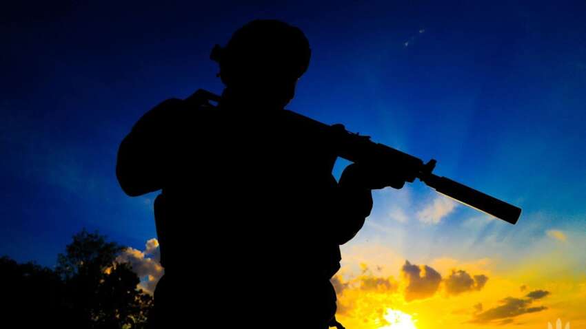 Новорічне послання з фронту: ССО показали лист оператора перед спецзавданням