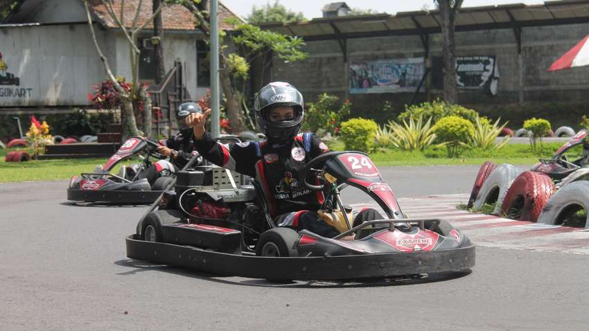 Китайский бренд представил электромобиль-трансформер