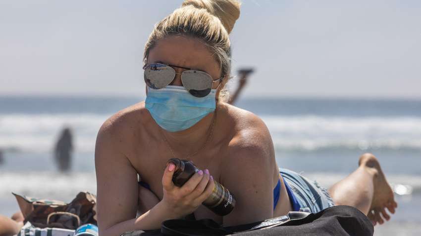 Как носить маску летом: главные правила