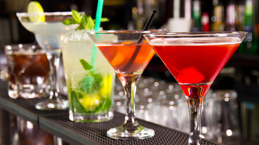 Три найбільш міцних алкогольних коктейлі в історії людства