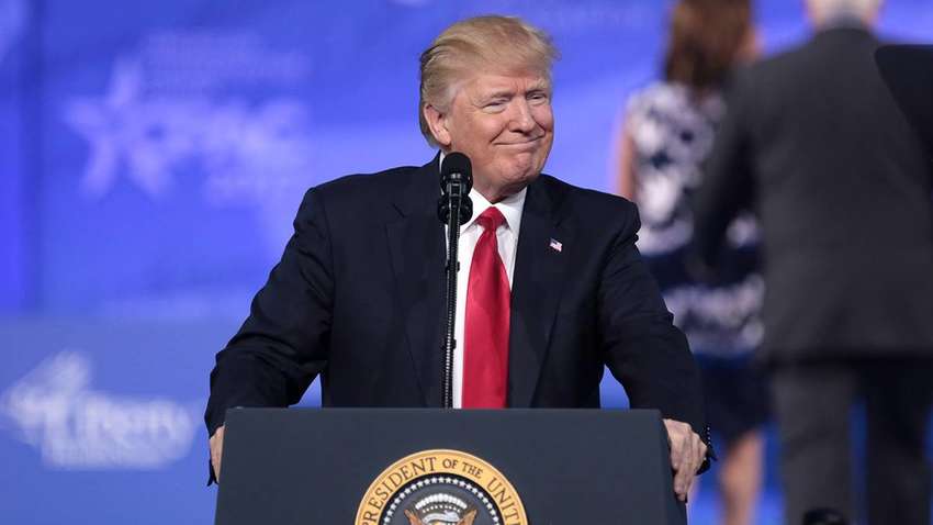 Трамп в своем рождественском поздравлении заявил, что Байден - умственно отсталый Трамп в своем рождественском поздравлении заявил, что Байден - умственно отсталый