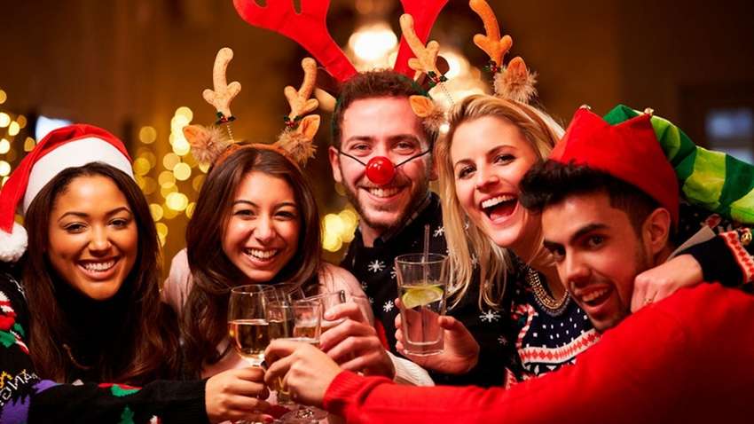 Корпоратив «Слуги народу»: «Олів'є», «Шуба» та збір коштів на благодійність