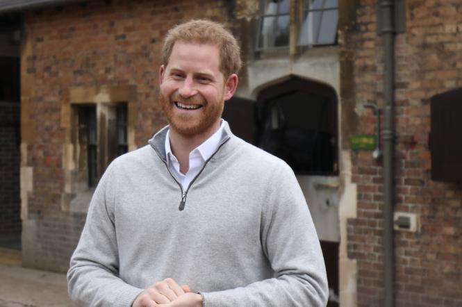 Принц Гаррі переодягнувся в Санту і привітав всіх з Різдвом