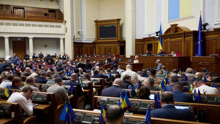 Что в Раде говорят о возможных выборах: нардеп раскрыл детали Что в Раде говорят о возможных выборах: нардеп раскрыл детали