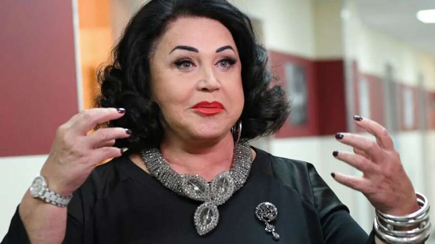 Без зупинки натягує обличчя:  російська співачка стала посміховиськом в мережі (ФОТО)