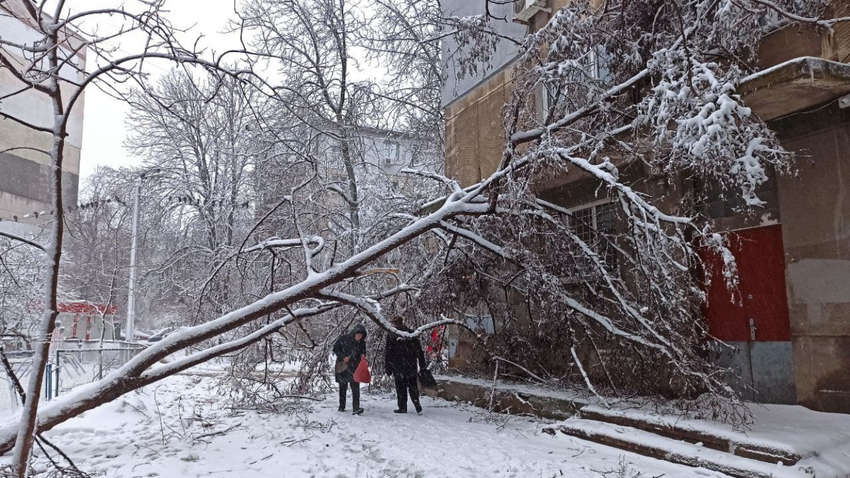 Круглосуточные снегопады в Одессе: как город справляется с непогодой (ФОТО, ВИДЕО) Круглосуточные снегопады в Одессе: как город справляется с непогодой (ФОТО, ВИДЕО)