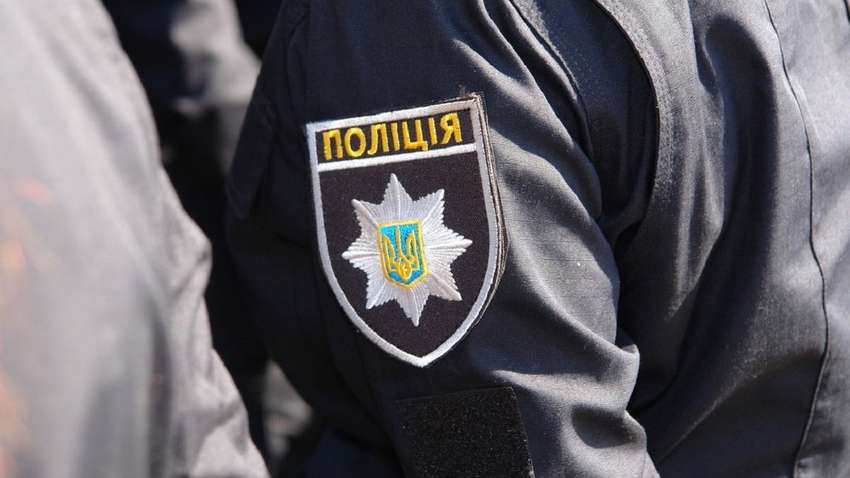 "Групповое изнасилование в райотделе": названы имена подозреваемых полицейских