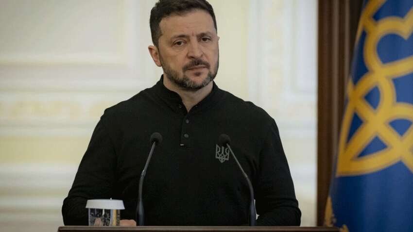 Зеленский грубо нарушил Конституцию и прибегает к шантажу:  что известно