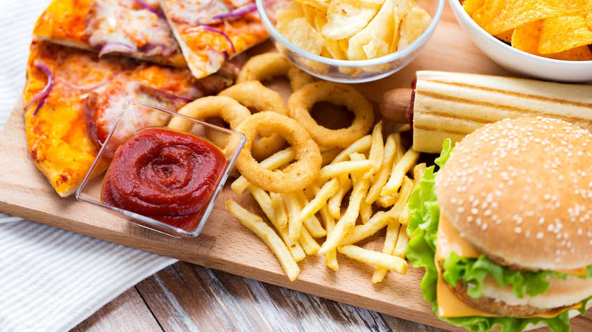 Медики назвали продукти, через які можуть боліти суглоби