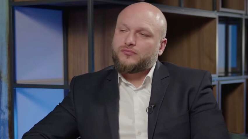 ЗМІ: БЕБ замовило атласні хустки та сувеніри, попри скарги Цивінського на брак коштів