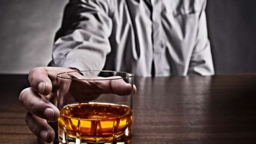 В Британии мужчина скончался на месте, выпив залпом бутылку виски