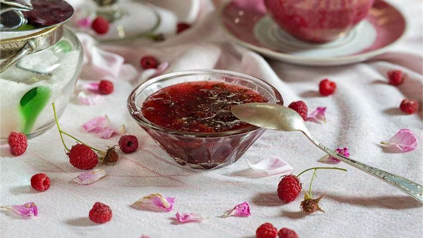 Медики розповіли, чому потрібно їсти малинове варення Медики розповіли, чому потрібно їсти малинове варення