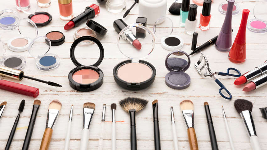 Чому прострочена косметика може бути небезпечна для здоров'я