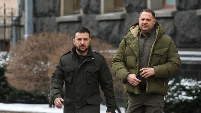 Отставка Ермака может остановить падение поддержки Зеленского - эксперт