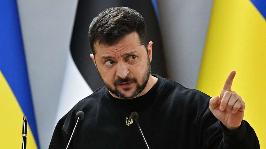 Зеленский заявил, что понимает только прямой контакт, а не голоса из СМИ Зеленский заявил, что понимает только прямой контакт, а не голоса из СМИ