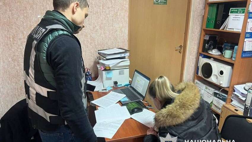 «Методи виховання» зі шнуром та черствим хлібом: у Києві вилучили дитину з сім’ї через знущання матері