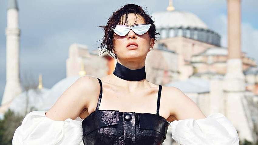 MARUV зачарувала шанувальників знімком з батьками