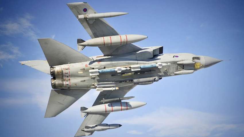 Велика Британія пояснила, чому не хоче відправляти винищувачі в Україну