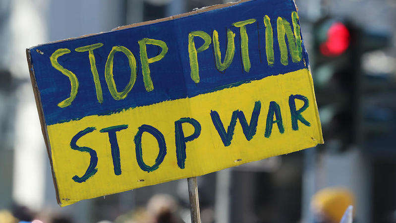 Почему санкции Запада не мешают РФ продолжать войну: какие меры могут сработать