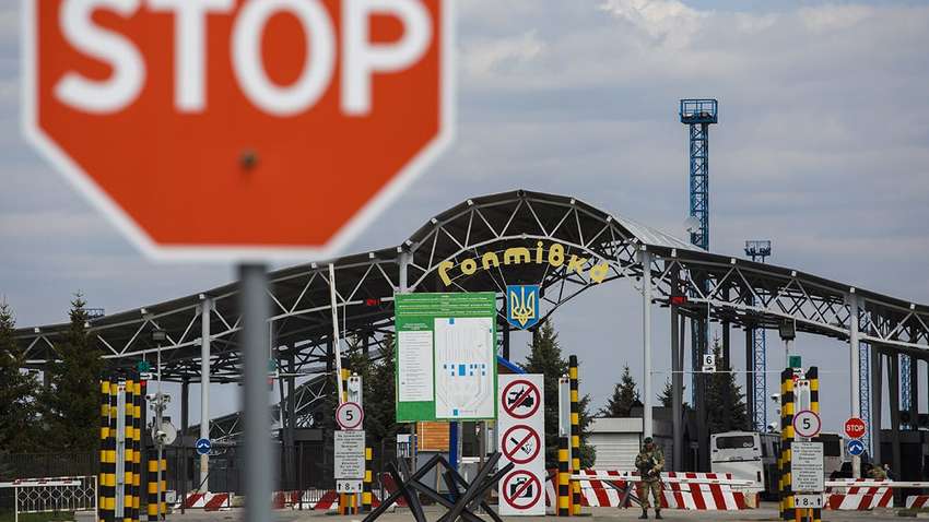 Сотню пунктов пропуска в Украине закрывают на замок, а Благовещение празднуют онлайн: каким будет вторник