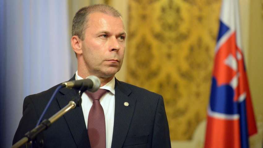 Злоупотребляет властью: в Словакии обвинили главу полиции