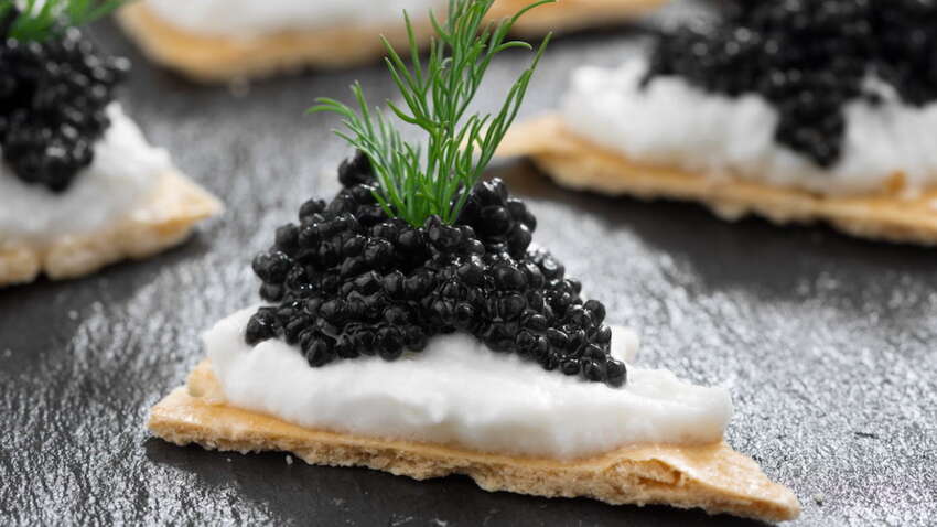 Украинцев предупредили о массовом обмане перед праздниками – настоящая икра стоит совсем не так, как пишут на ценниках