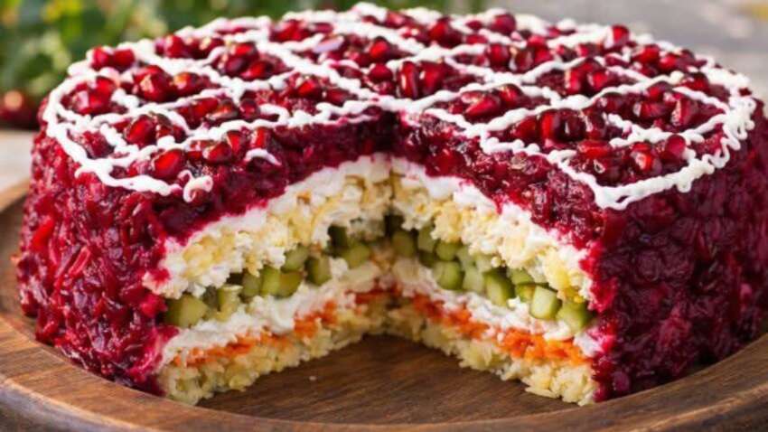 «Едят ложками, не оставляют крошки»: этот «королевский» салат покорил тысячи украинских столов — простой, дешевый и безумно вкусный «Едят ложками, не оставляют крошки»: этот «королевский» салат покорил тысячи украинских столов — простой, дешевый и безумно вкусный