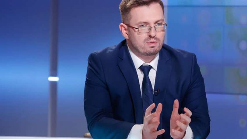 Головний санлікар розповів, скільки ще триватиме пандемія COVID-19