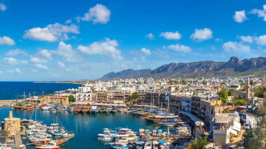 В мае Кипр откроется для вакцинированных туристов