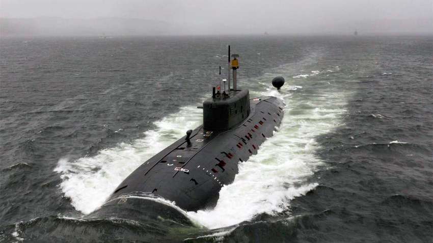 Підвищена небезпека: в Чорному морі підводний ракетоносій РФ