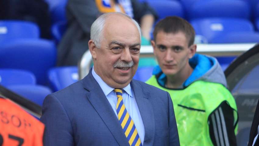 Смешал футбол с политикой: у Металлиста-1925 возник конфликт из-за заявлений одного из руководителей Смешал футбол с политикой: у Металлиста-1925 возник конфликт из-за заявлений одного из руководителей