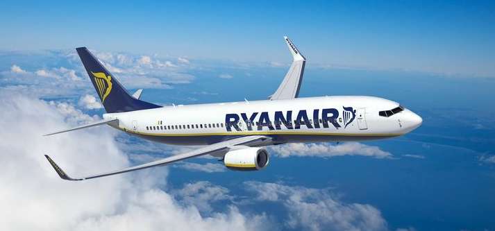 Авіакомпанія Ryanair вимагає від пасажира 15 тис. доларів: що сталося