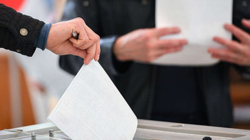 В Україні настав "день тиші" напередодні виборів у Раду